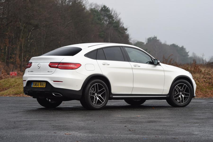  Mercedes-Benz GLC220 d 4Matic AMG Line Coupe (C253) 2016 года  (UK) (фото 3 из 16)